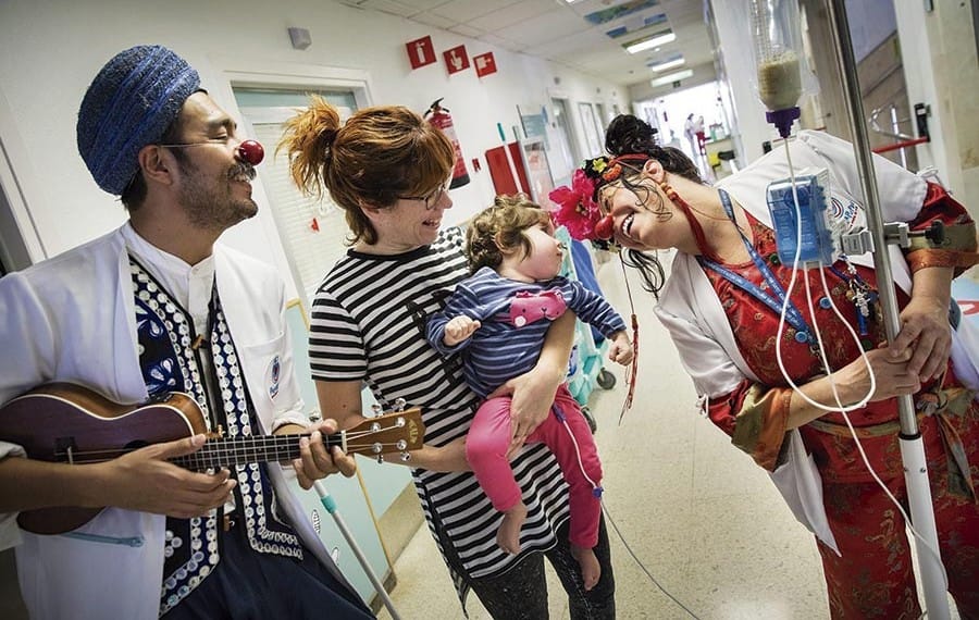Pallapupas 900x570 - Pallapupas, payasos solidarios en hospitales infantiles